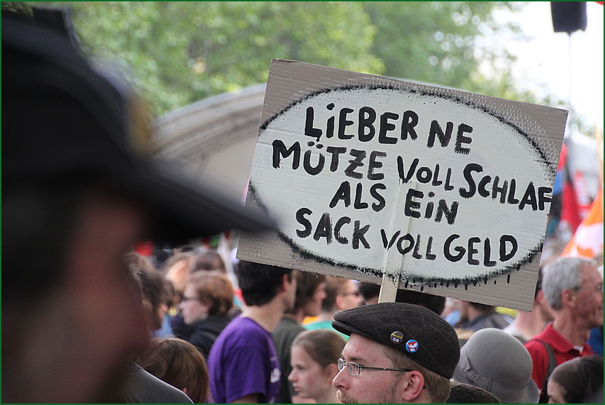 MUETZE oder GeldSACK ? in FFH Blockupy