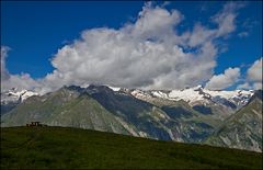 Muhs Panoramaweg mit Blick in die Gletscherwelt des Nationalparks Hohe Tauern