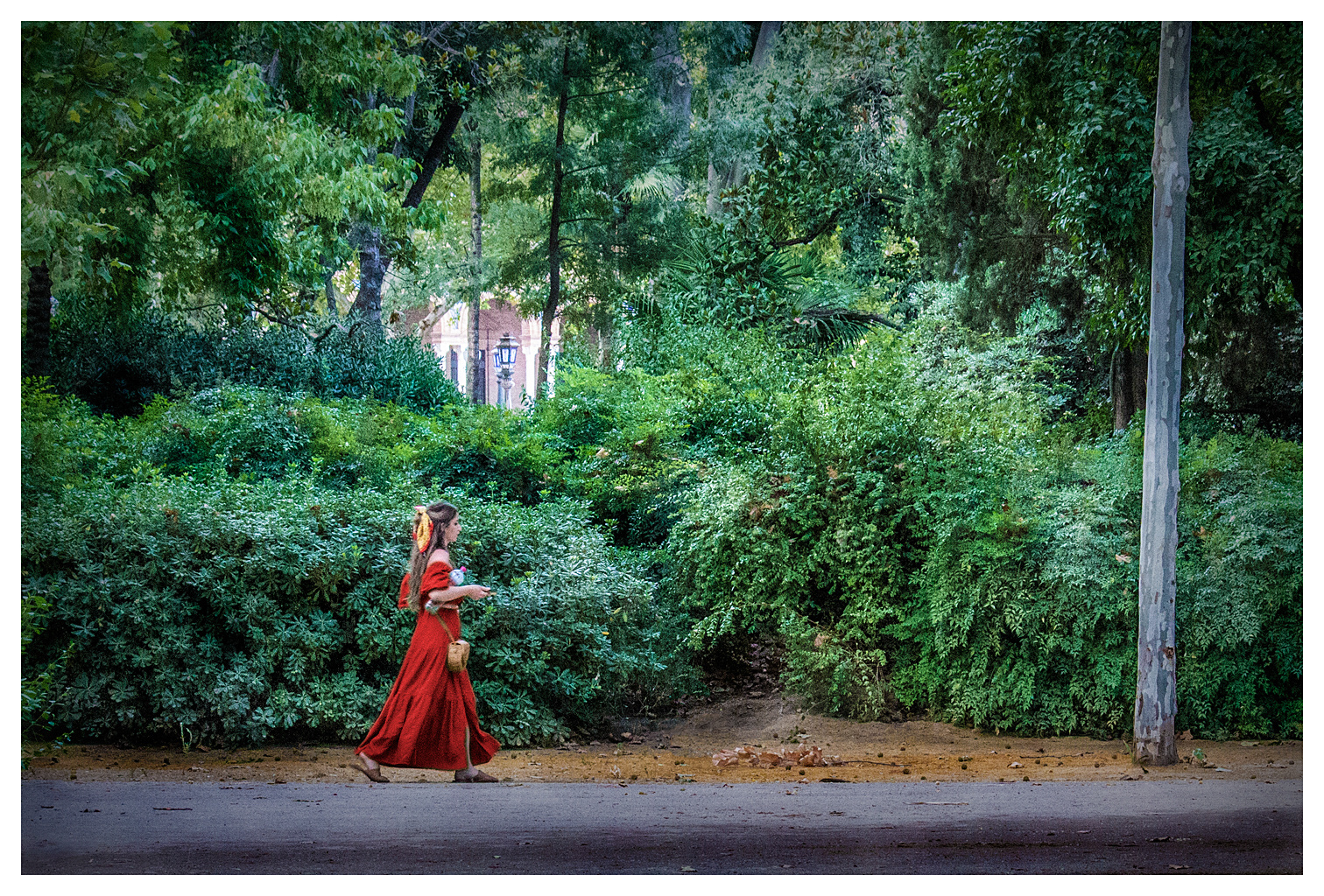 Mujer de rojo