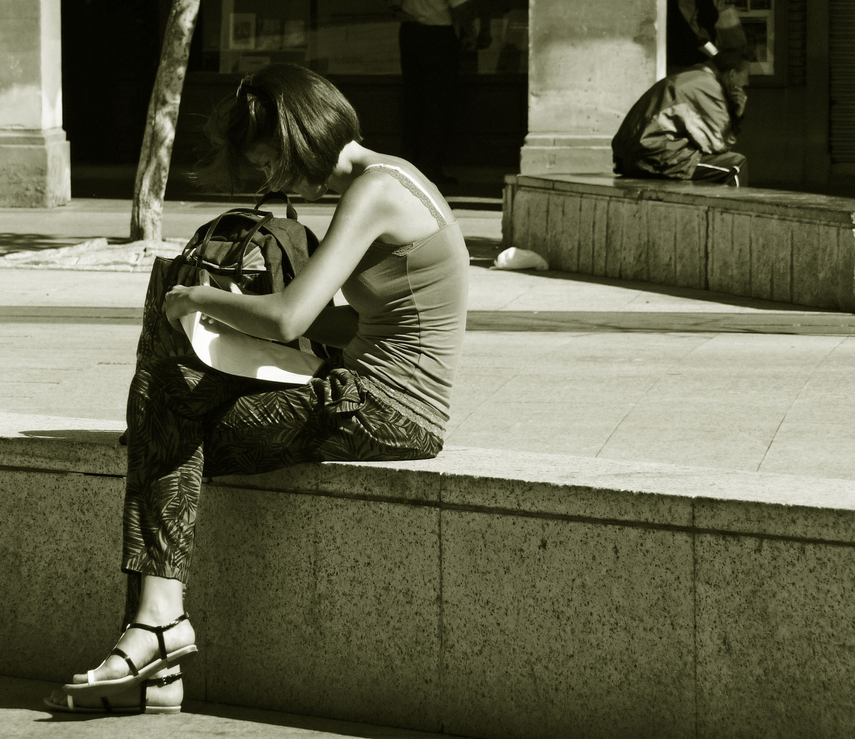 "Mujer Leyendo"