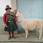 mujer, llama y bebé