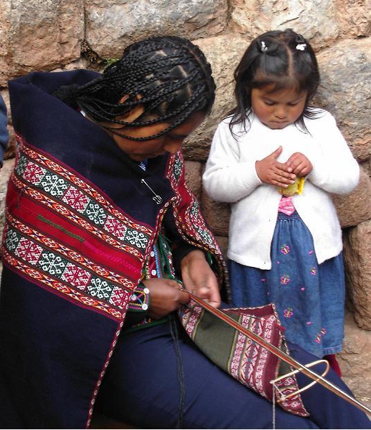 Mujer Tejiendo