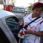 Mujer voluntaria Cruz Roja / Red Cross Woman volunteer