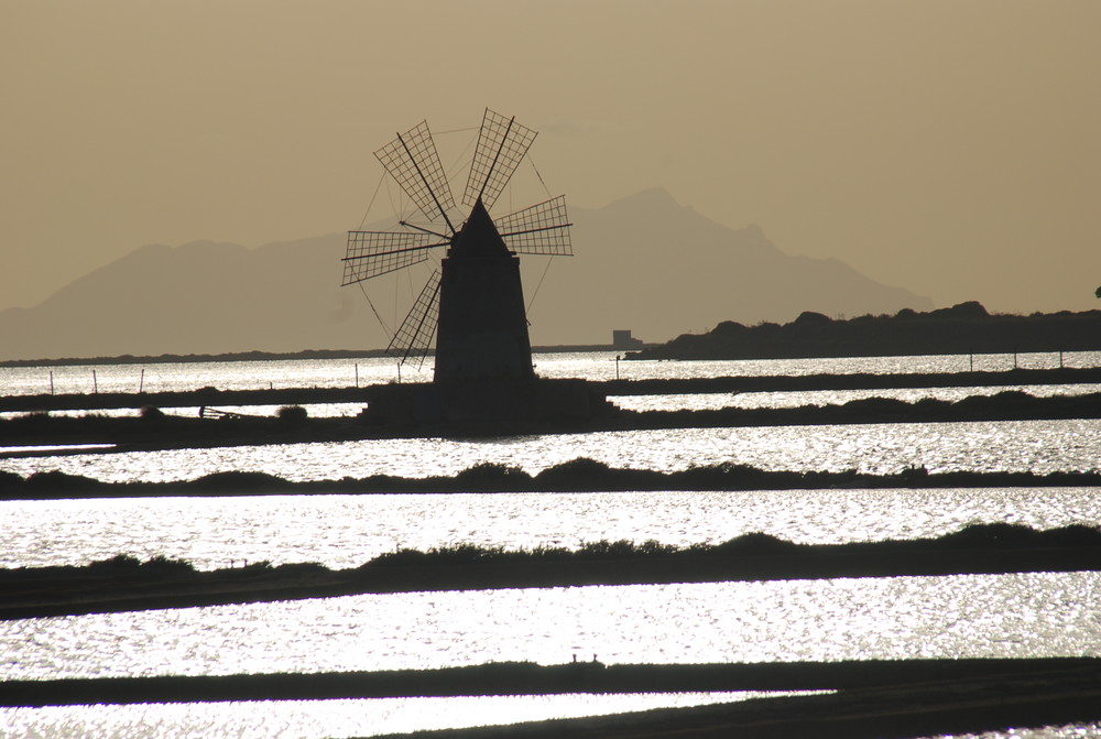 mulino a vento saline di Marsala