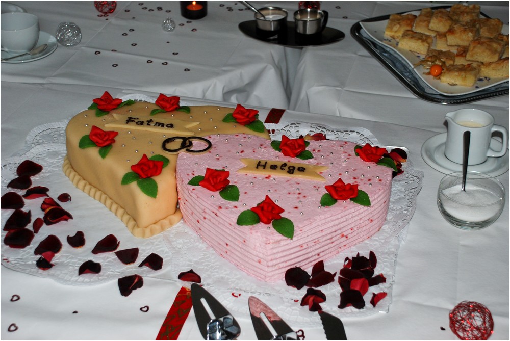 Multi-Kulti-Hochzeits-Torte