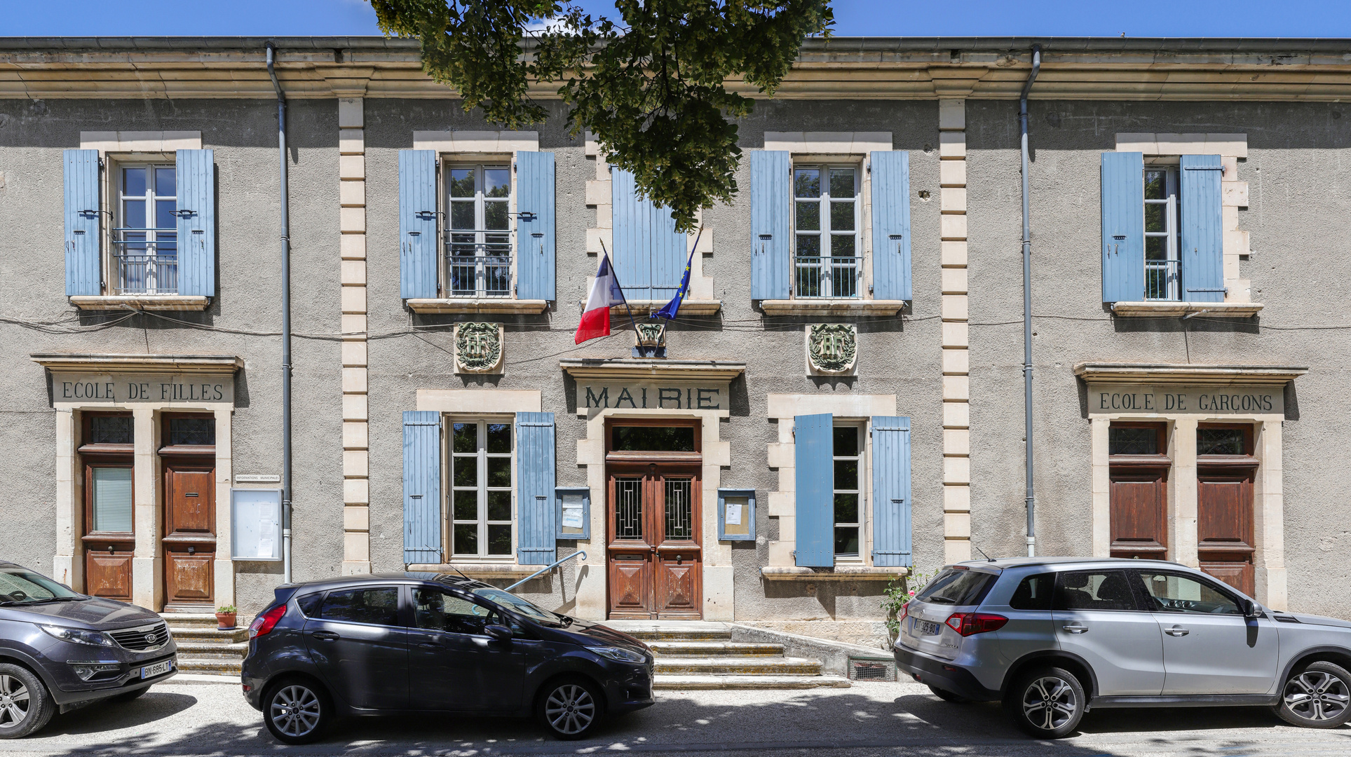 Multifiunktions-Gebäude in Saou, Frankreich