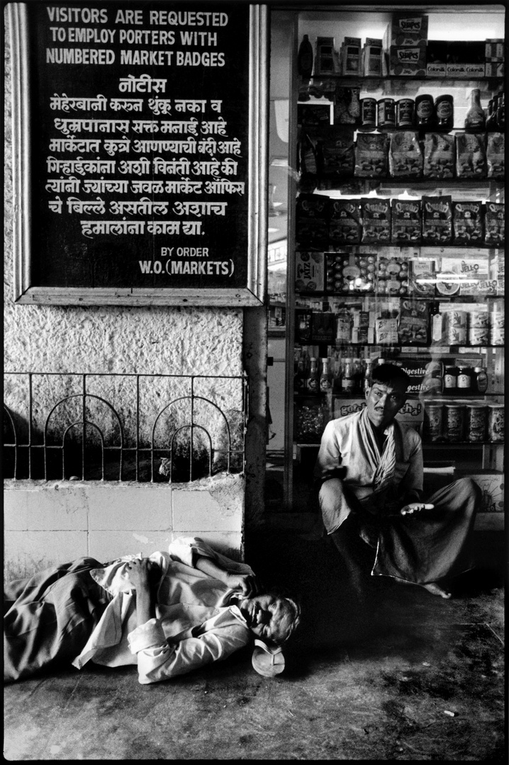 Mumbay - Sleeping at the market