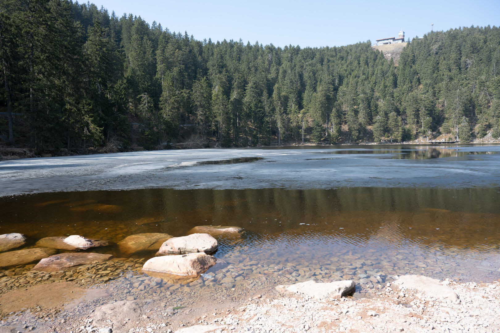 Mummelsee mit Eis