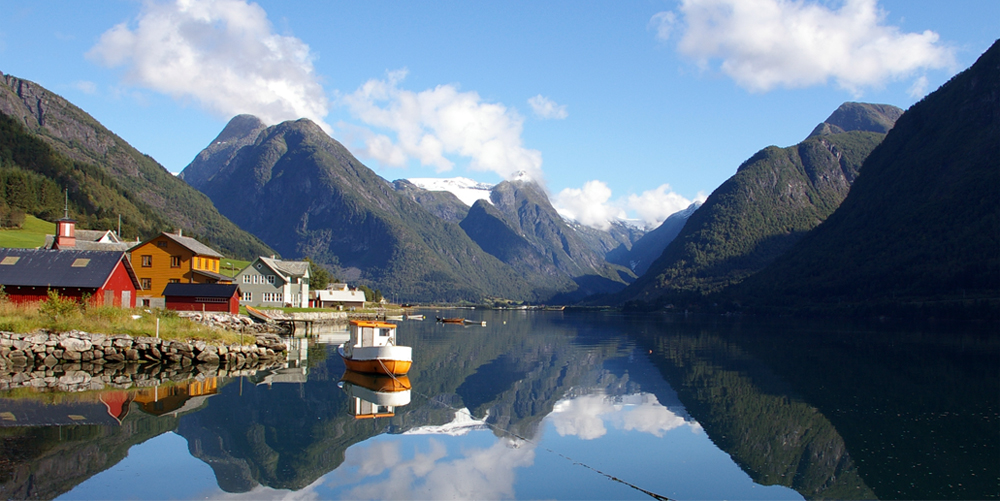 Mundal am Fjærlandfjord