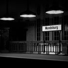 Mundsburg - Ein Bahnhof in der Nacht