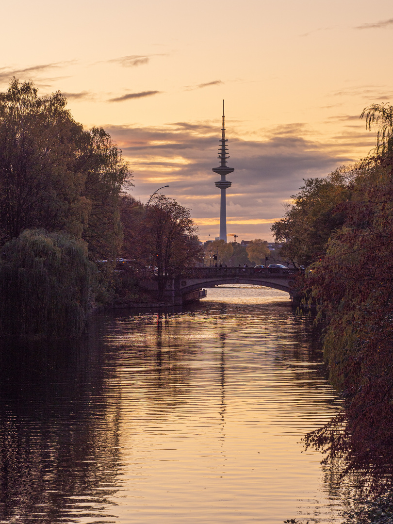 Mundsburger Kanal im Herbst