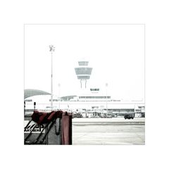 < Munich Airport >