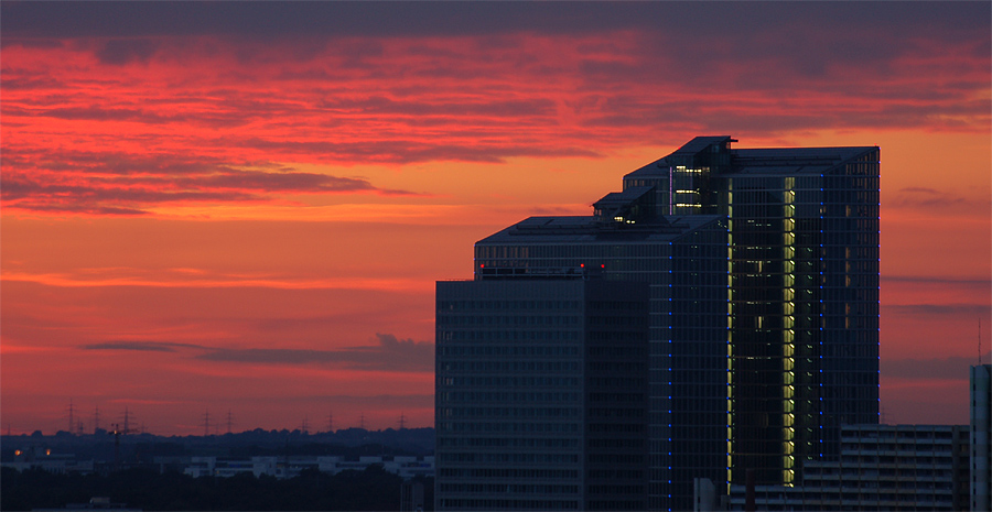 Munich Highlight Towers bei Sonnenaufgang