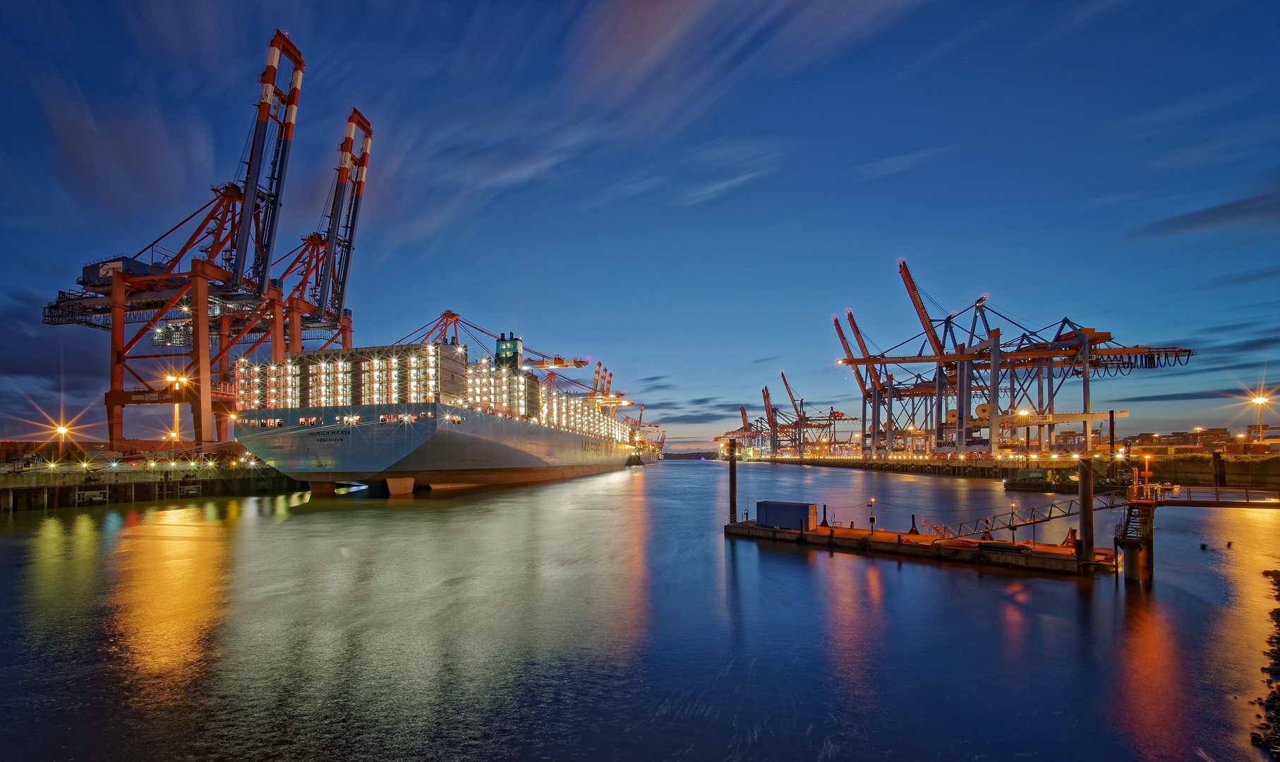 MUNICH MAERSK@Blue Hour