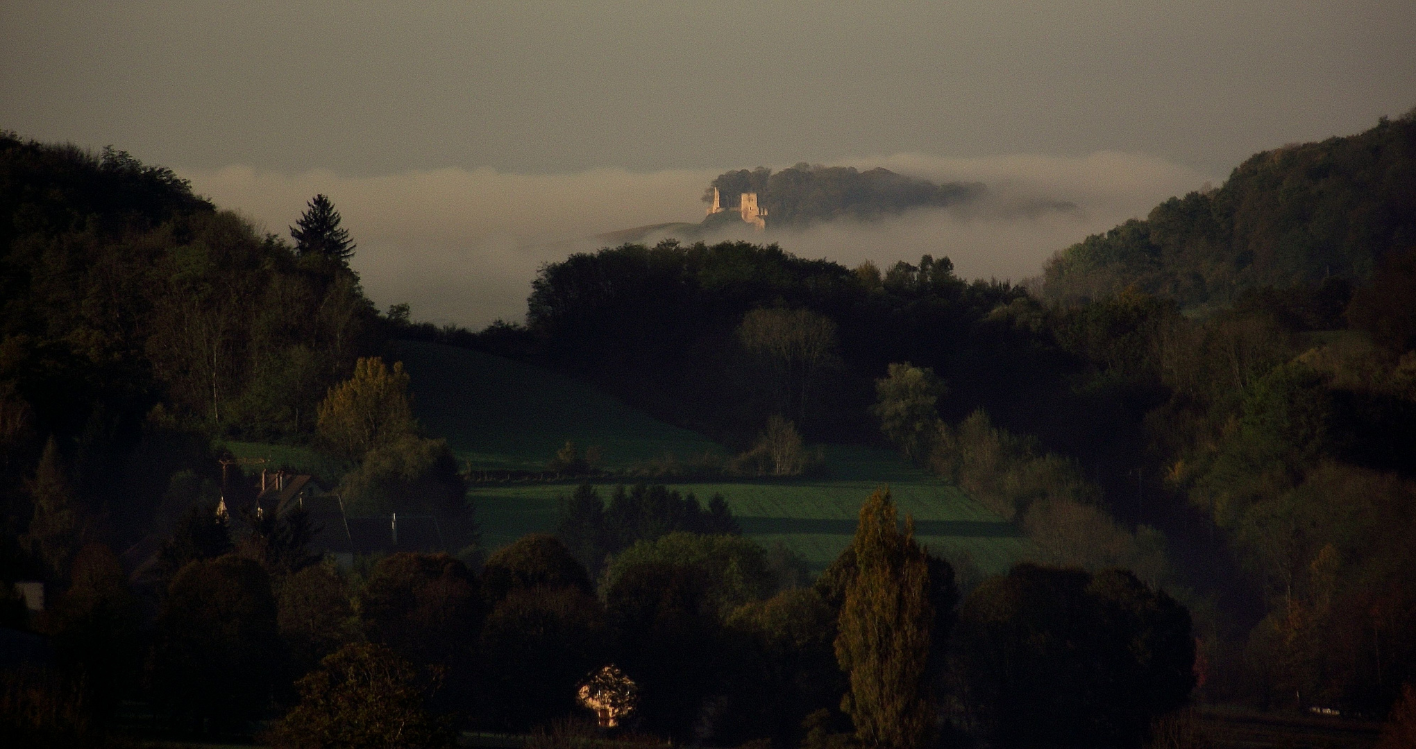 MUR DE BROUILLARD