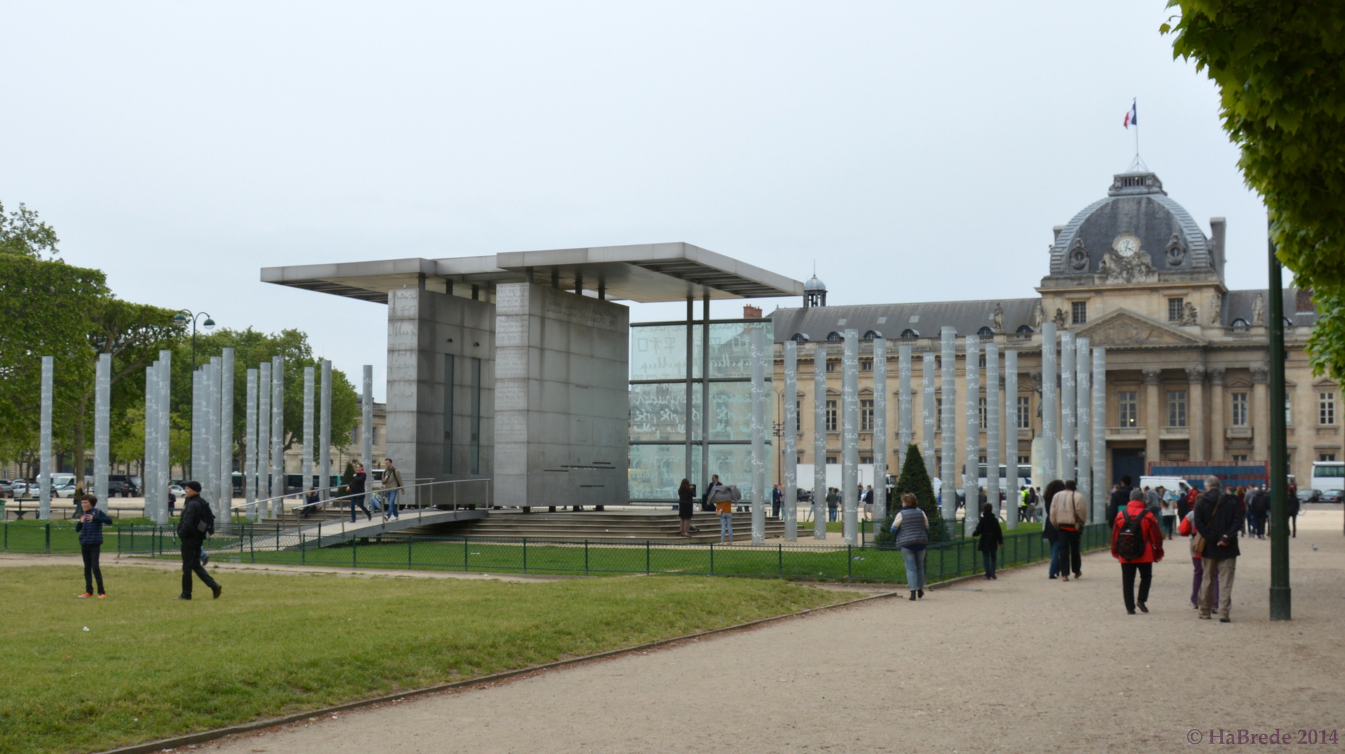 Mur de la Paix - Mauer für den Frieden Champ de Mars