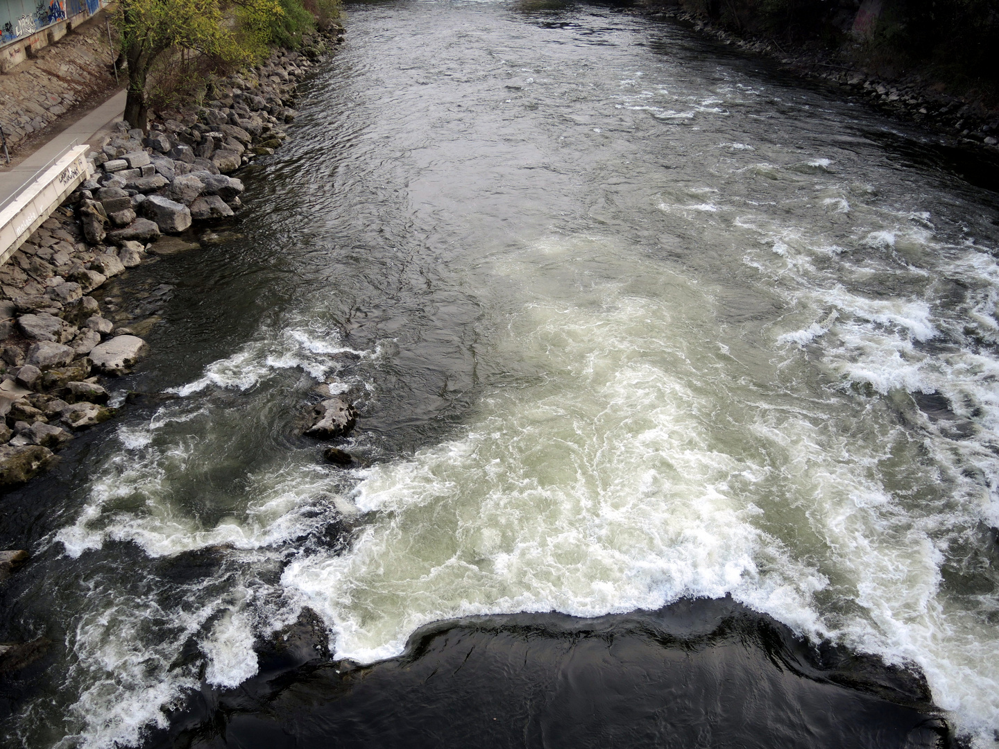 "Muragara Falls" in Graz