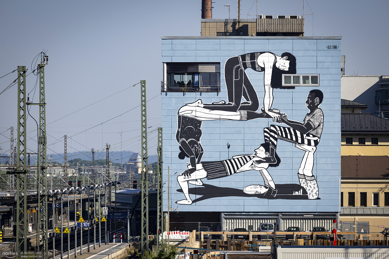 Mural Acrobats