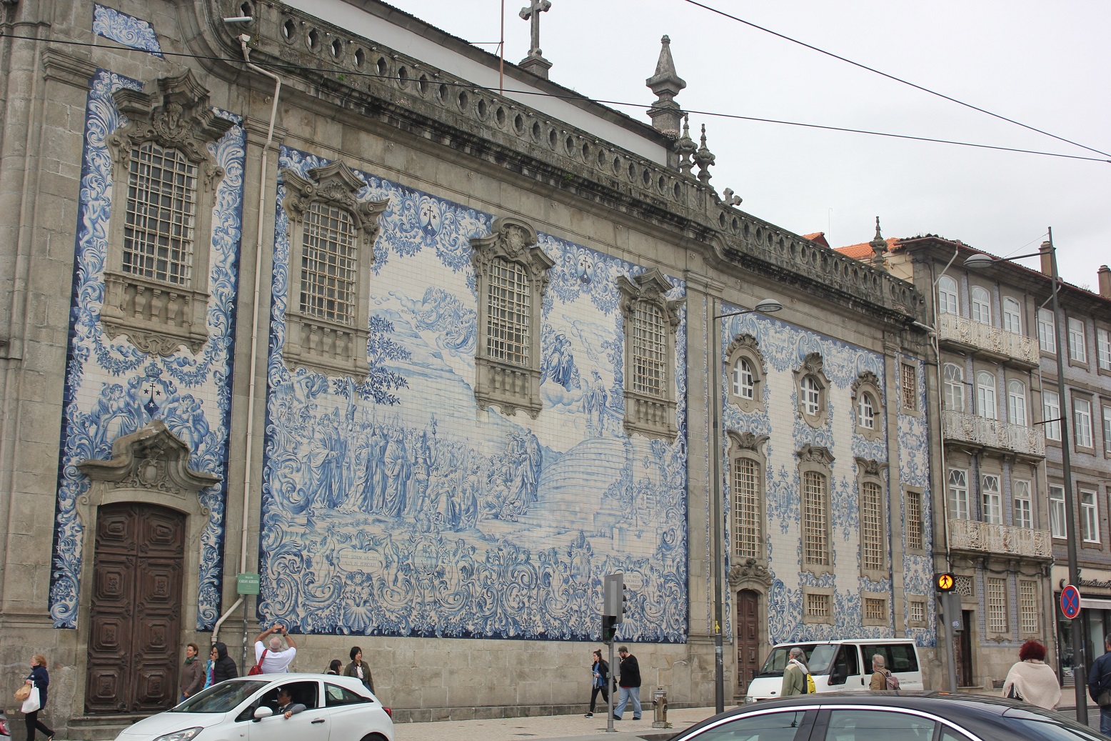 Mural de azulejos (Oporto)