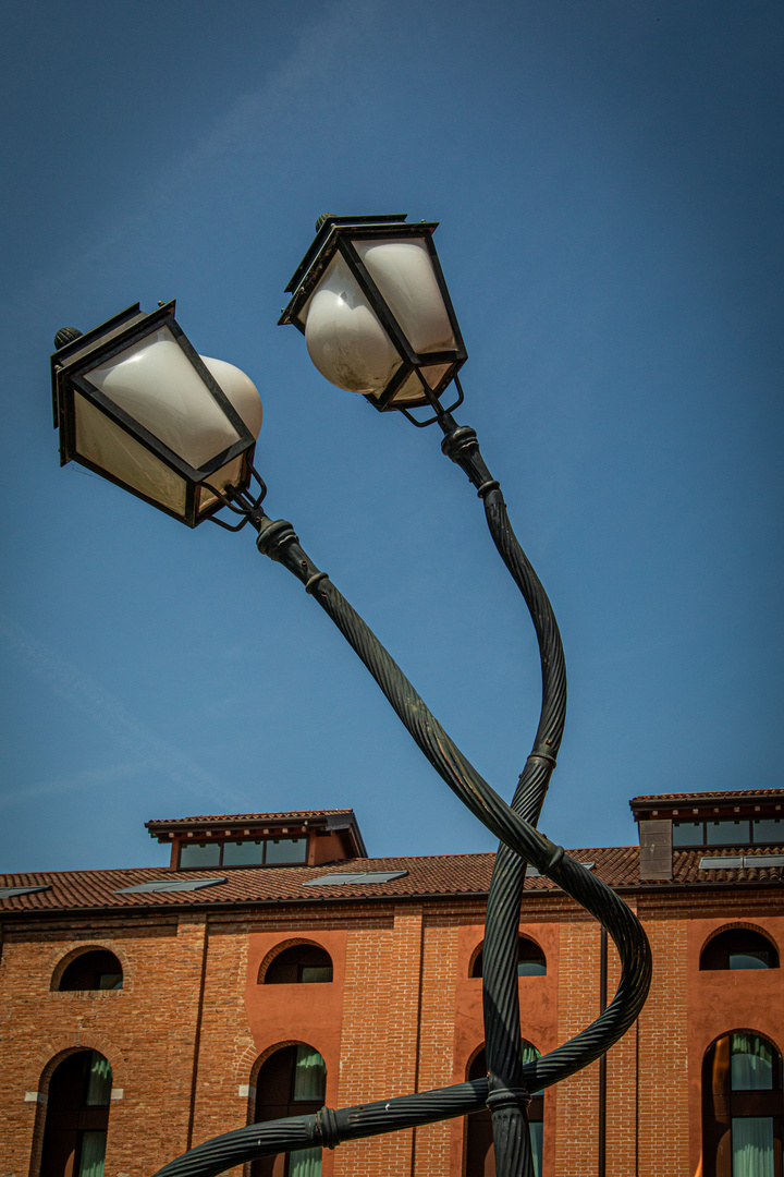 Murano, Streetlights in Love