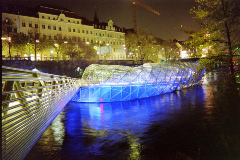 Murinsel by night