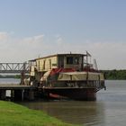 Murray paddle boat and bridges