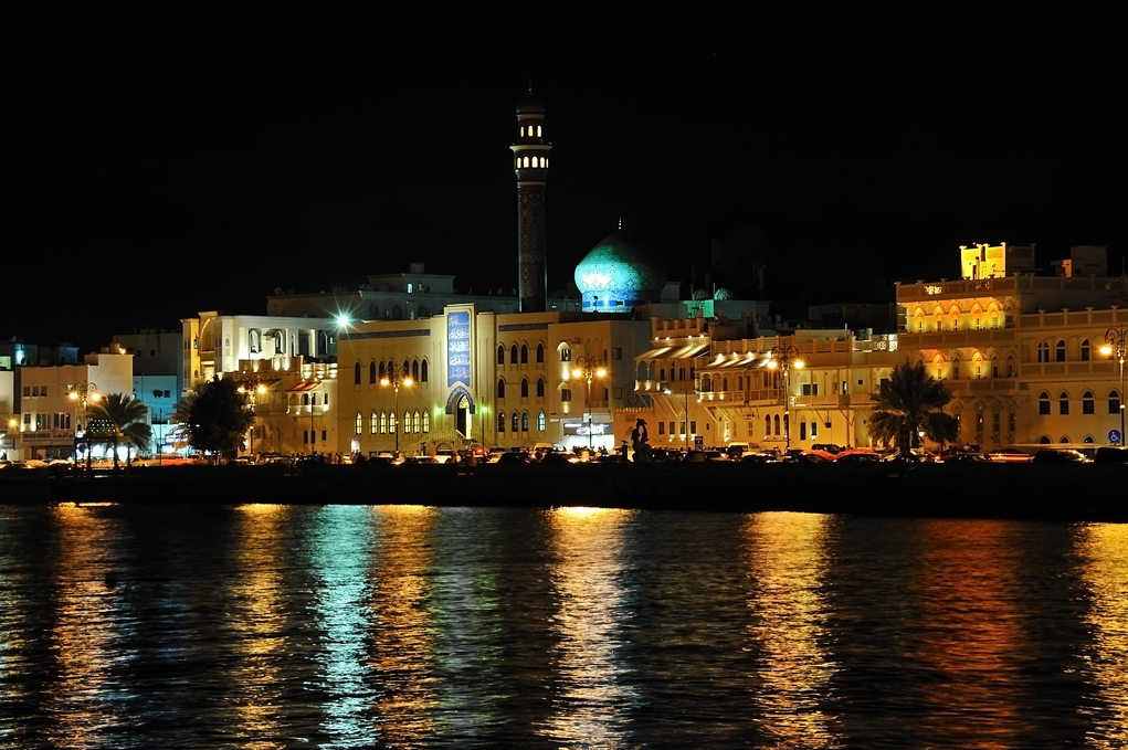 Muscat bei Nacht