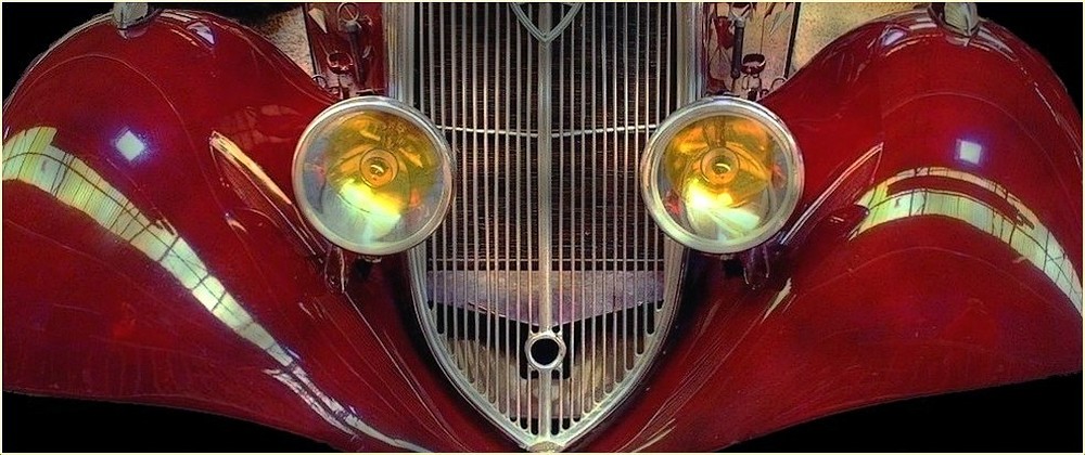 Musée automobile de Reims-Champagne / Un regard de verre