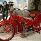 Musée de l’automobile et technologique à Sinsheim, la légendaire « Mars blanche » en rouge (956 cm3)