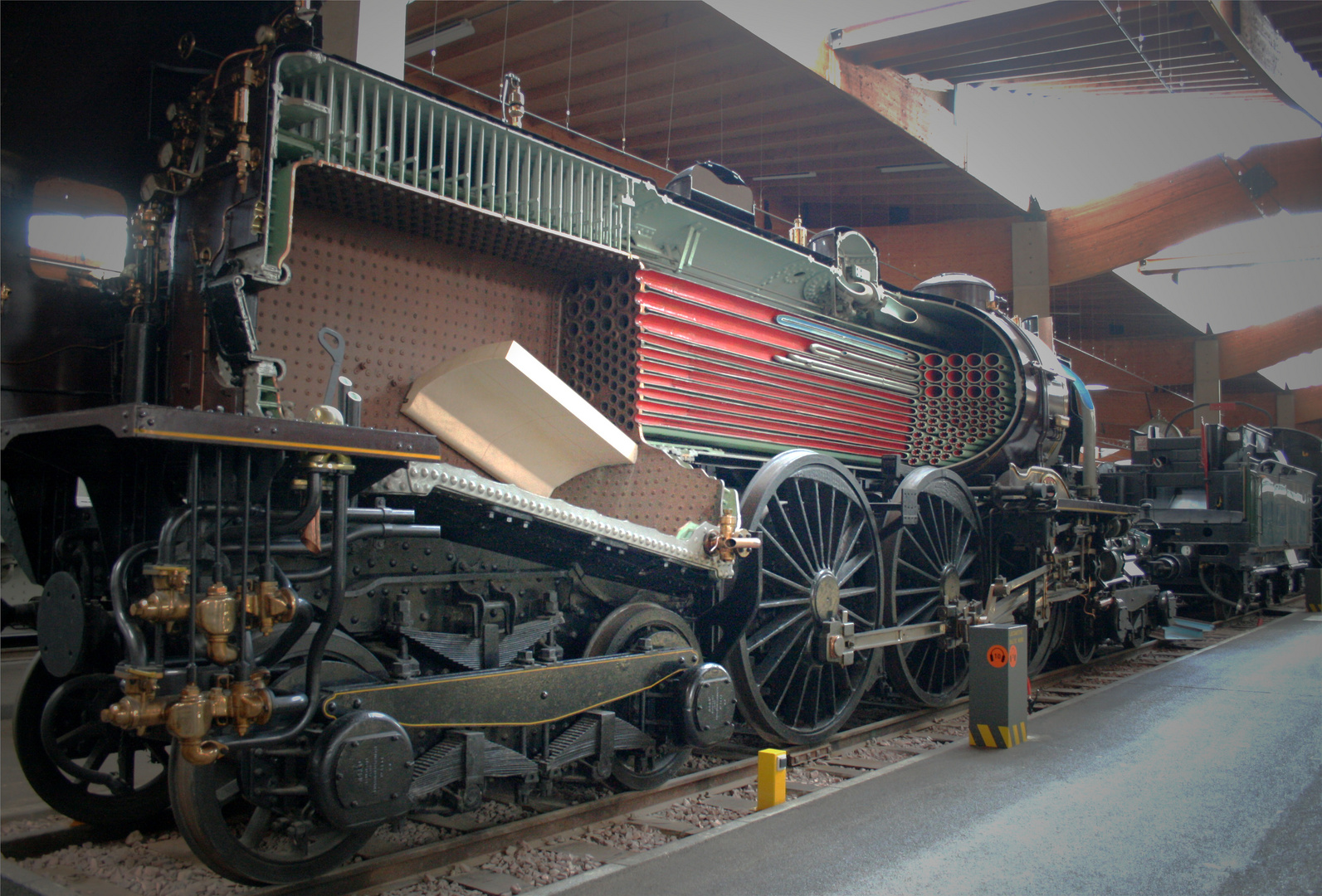 MUSEE DU CHEMIN DE FER A MULHOUSE- LOCOMOTIVE A VAPEUR