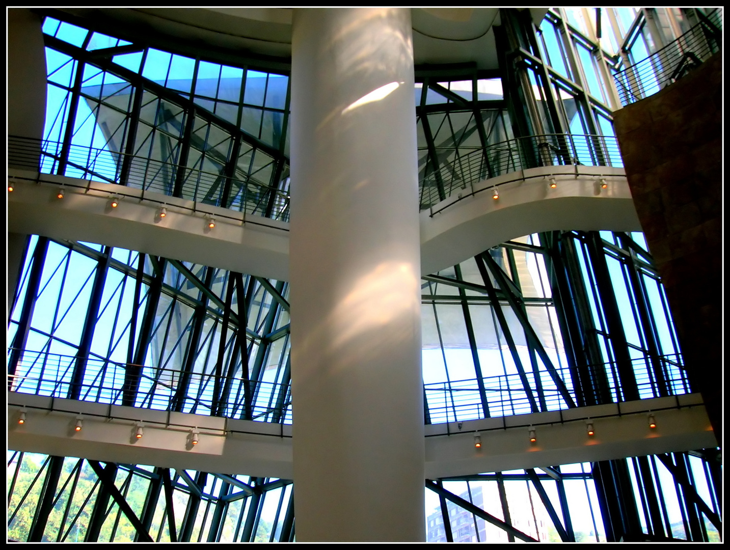 MUSEE -GUGGENHEIM - BILBAO -14 -