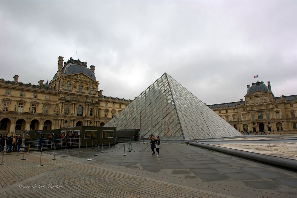 ...Museo del Louvre...