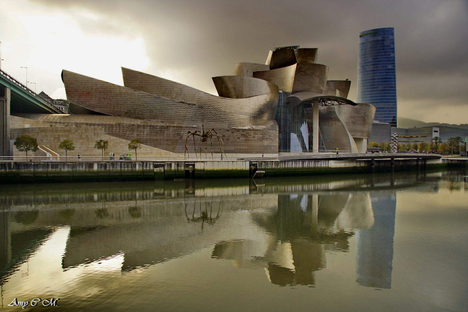 MUSEO GUGGENHEIM BILBAO .....REFLEJOS DE UNA VIDA.Dedicada a MARIA BEGOÑA URRAKA GARCIA.