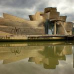 MUSEO GUGGENHEIM ............ EL ICONO DE BILBAO. Dedicada a MONTSE TRILLA.