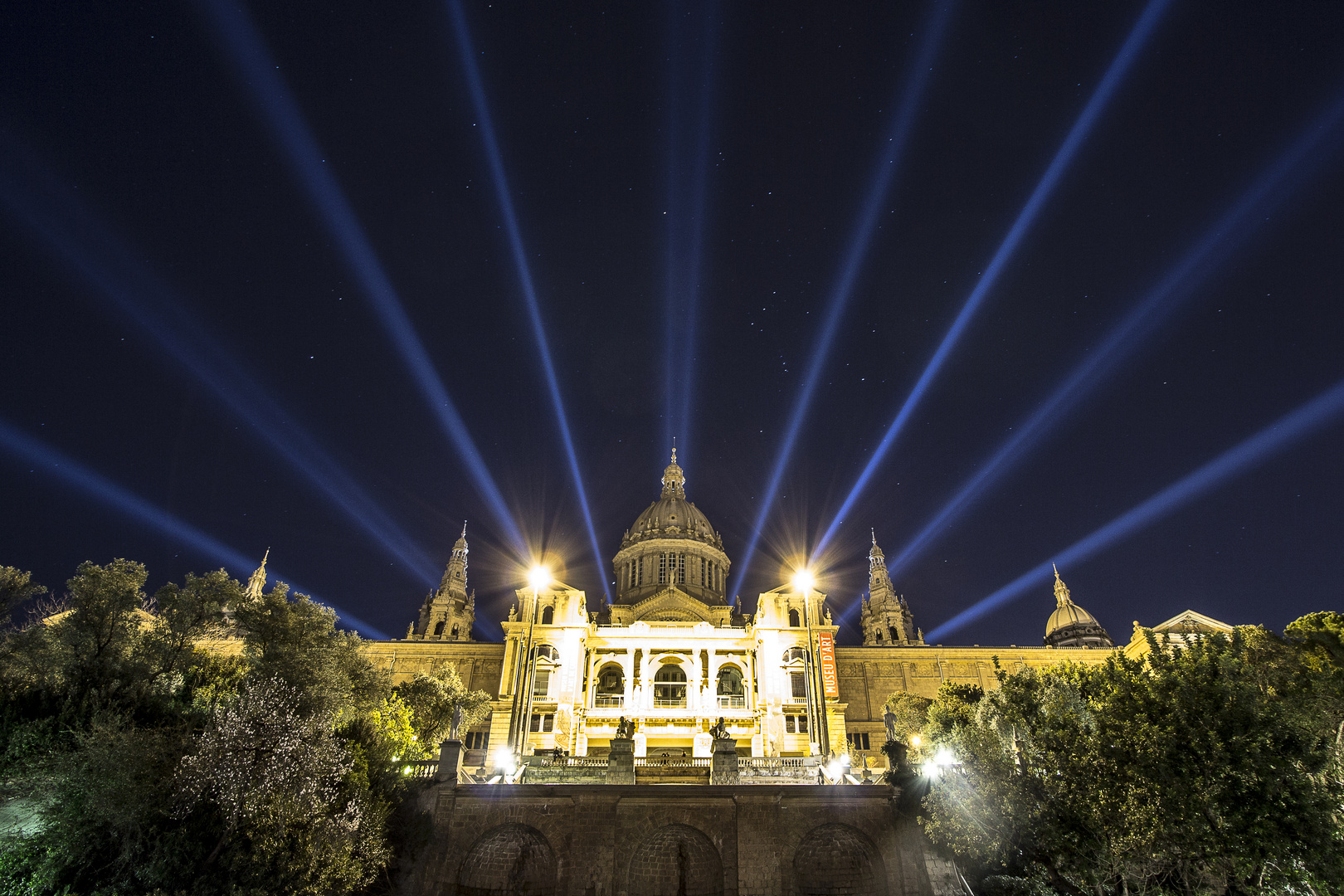 Museu National d'Art de Catalunya - Stars and Stripes in Barcelona