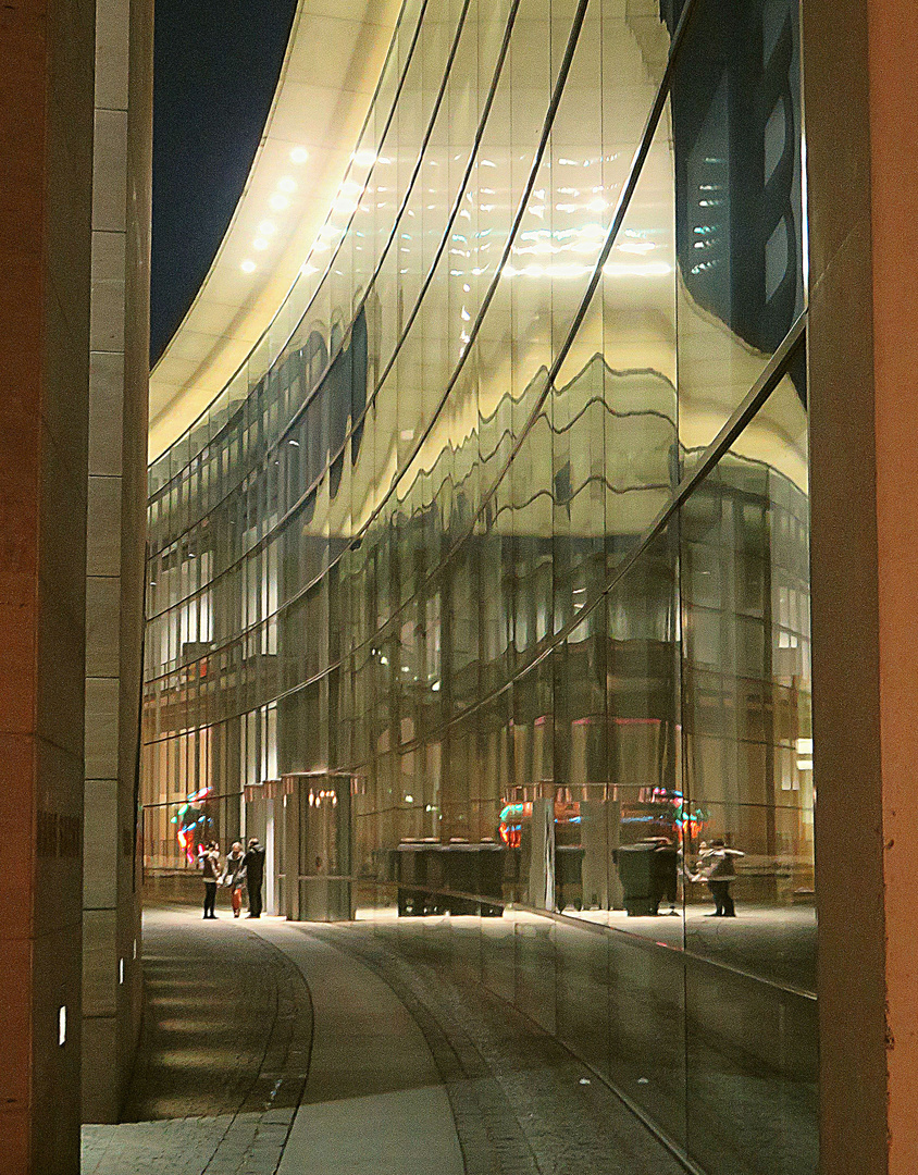 Museum mit Spiegeleffekt