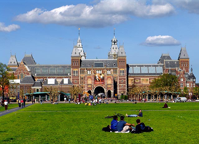 Museum Plein mit Rijksmuseum