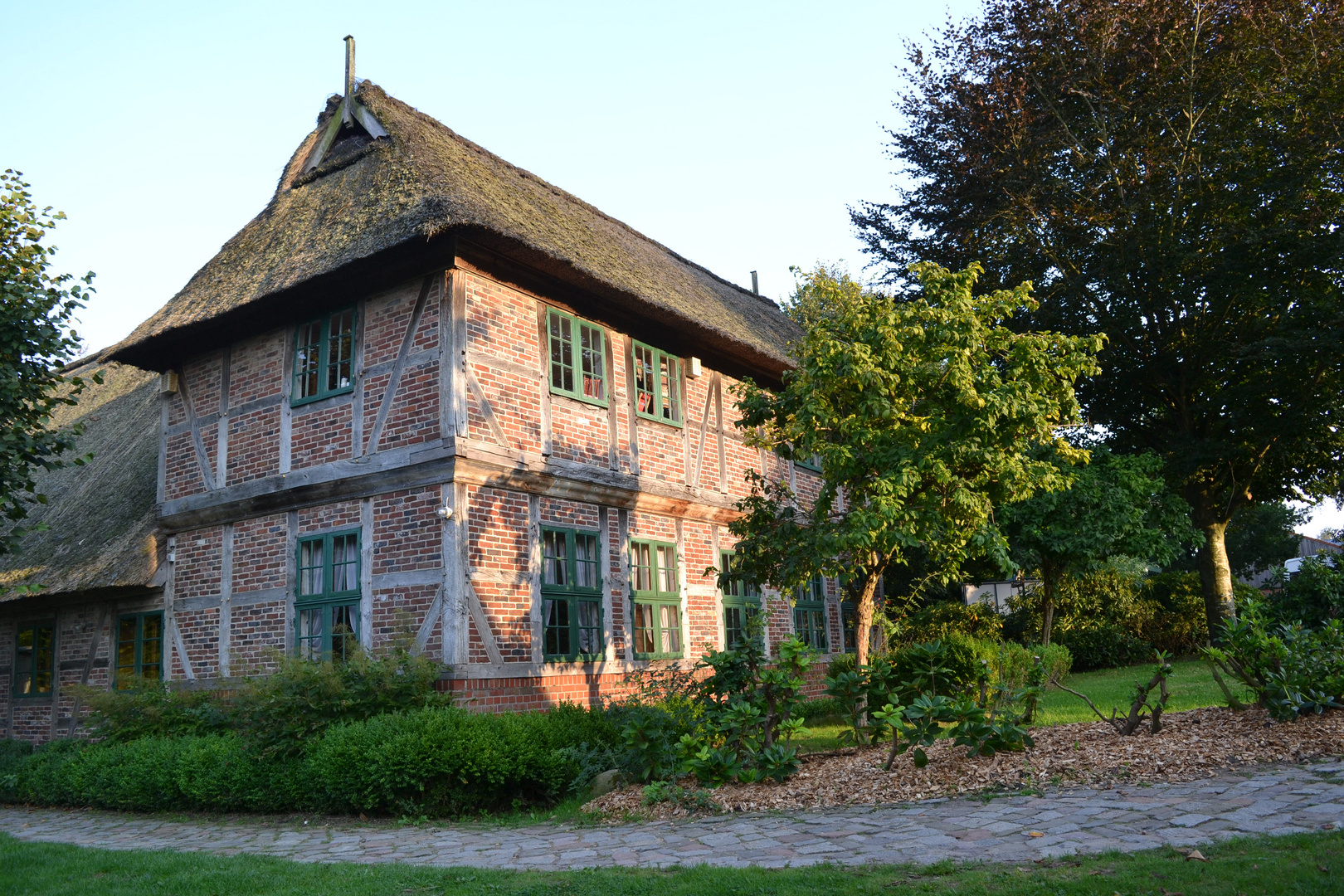 Museumsdorf Kiekeberg Eingangshaus in der Abendsonne