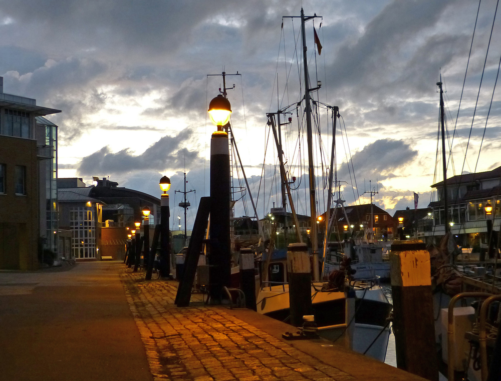 Museumshafen Büsum am Abend