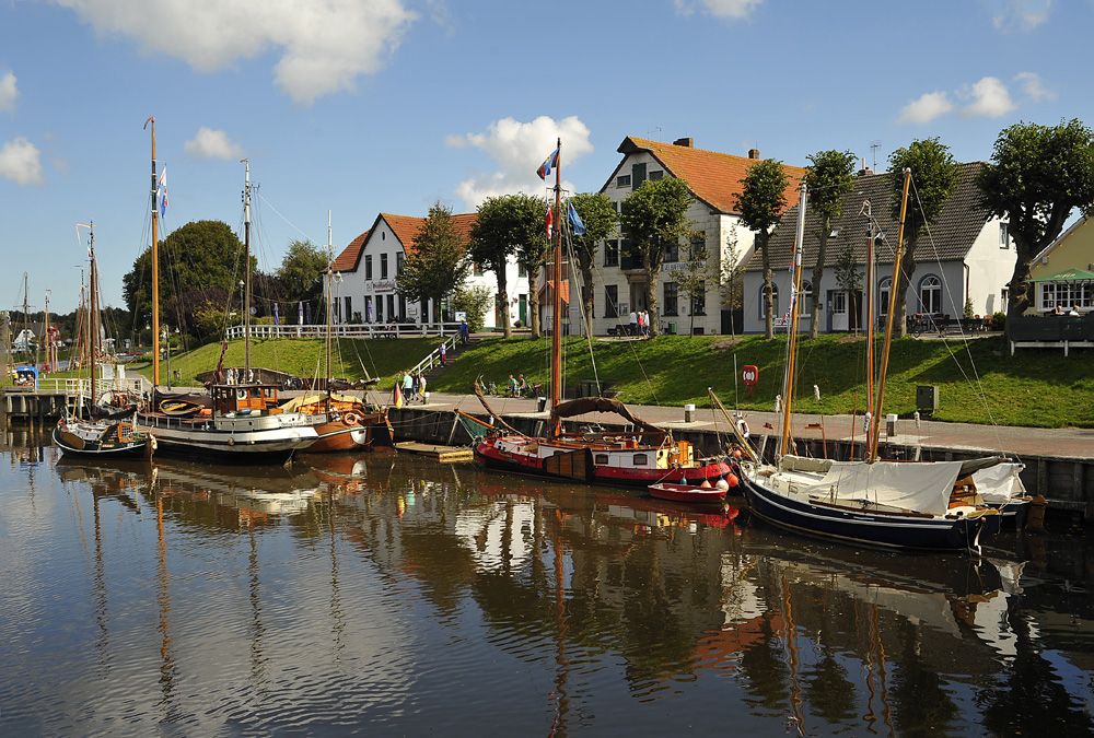 Museumshafen von Carolinensiel (Ostseite) an der Harle