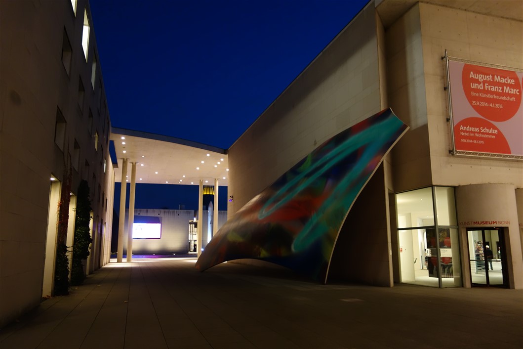 Museumsmeile in Bonn in der Abenddämmerung