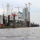 Museumsschiff und Elbphilharmonie