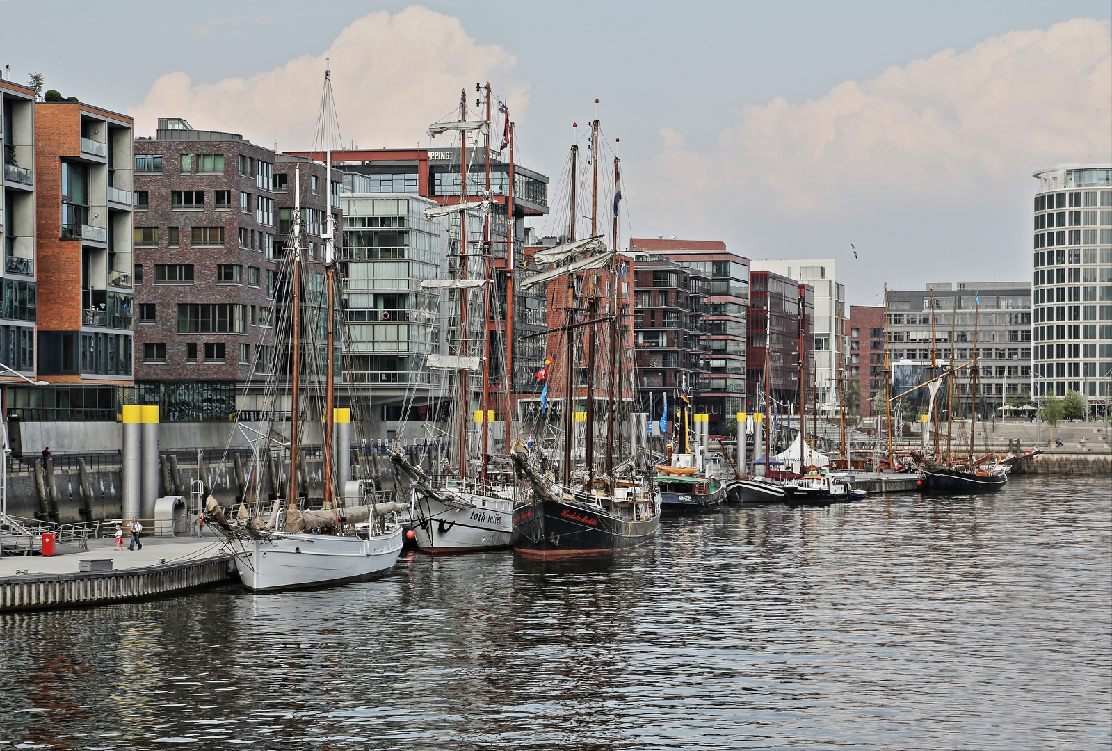 Museumsschiffe in der Hafen-City