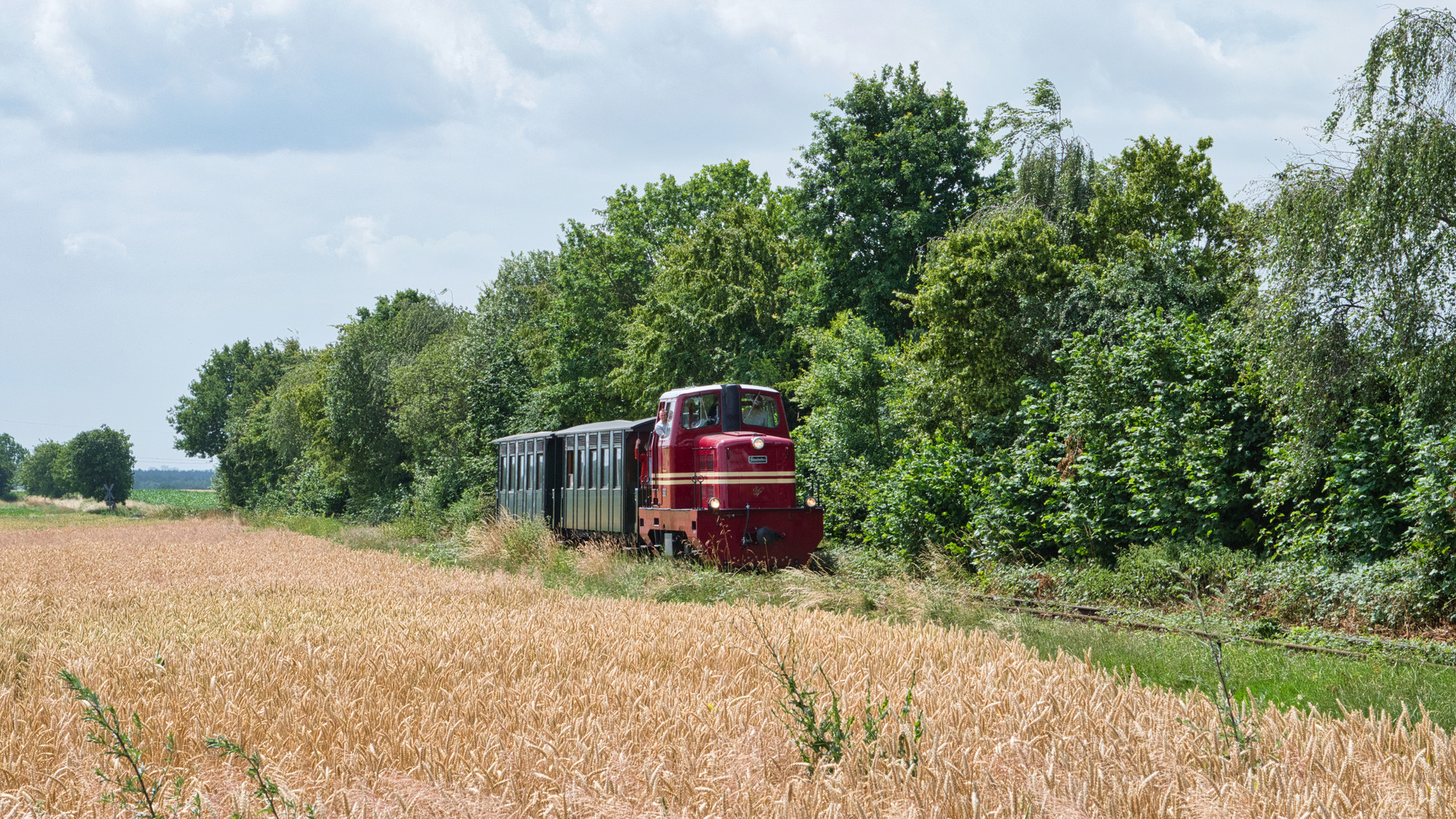 Museumszug mit V 22 beim Haltepunkt Gerlindchen