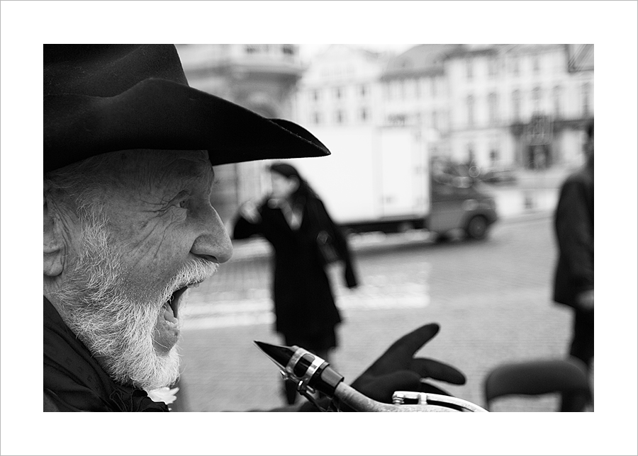 music clown on the street II.