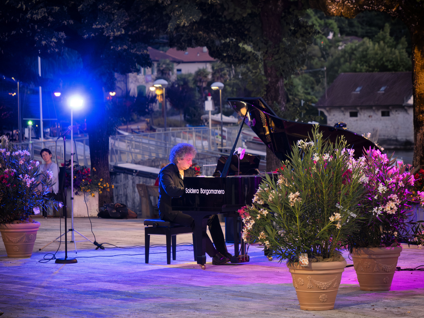 Musica in piazza Lago, Caldè