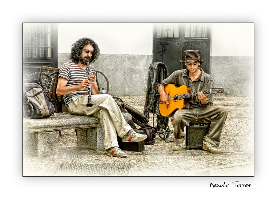 Músicos en el Albaicín (para Marce)