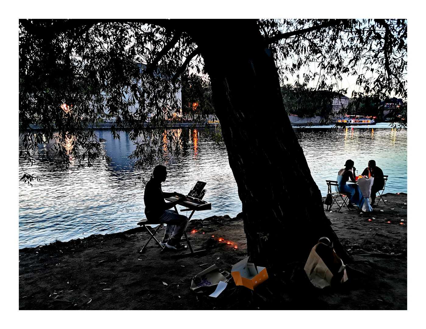 Musik Moldau Spiegelung Prag p30-25-835-col + Fotos