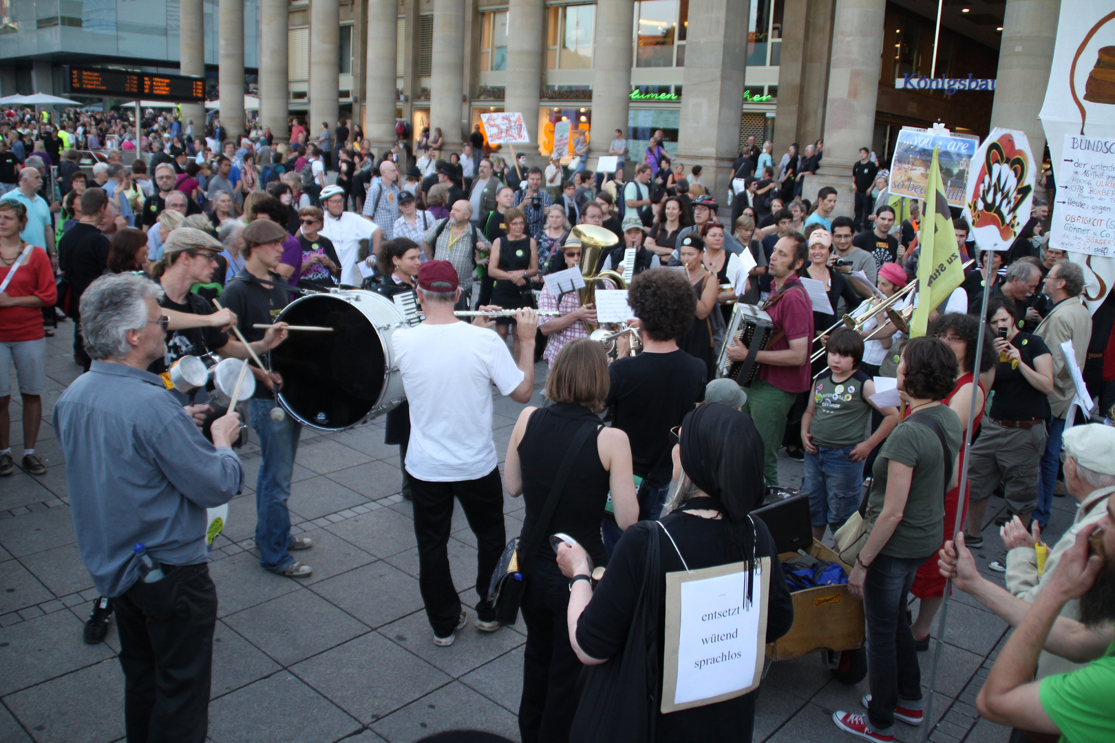 Musik nach Demo - K21 Stuttgart 20.8.2010