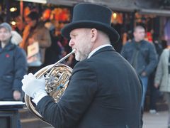 Musikant auf dem Weihnachtsmarkt